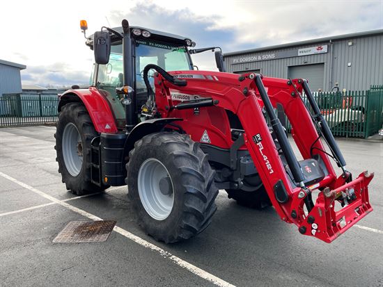 6715S Loader tractor