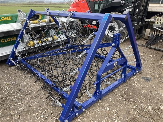 Mounted chain harrows