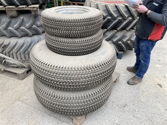 Turf tyres