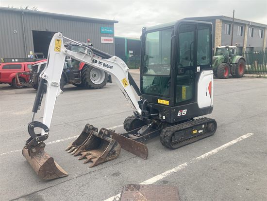 E19 Excavator
