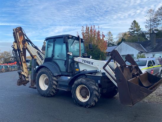 880 Elite Backhoe 