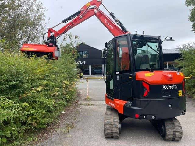 KX042 Hi Spec with Mower